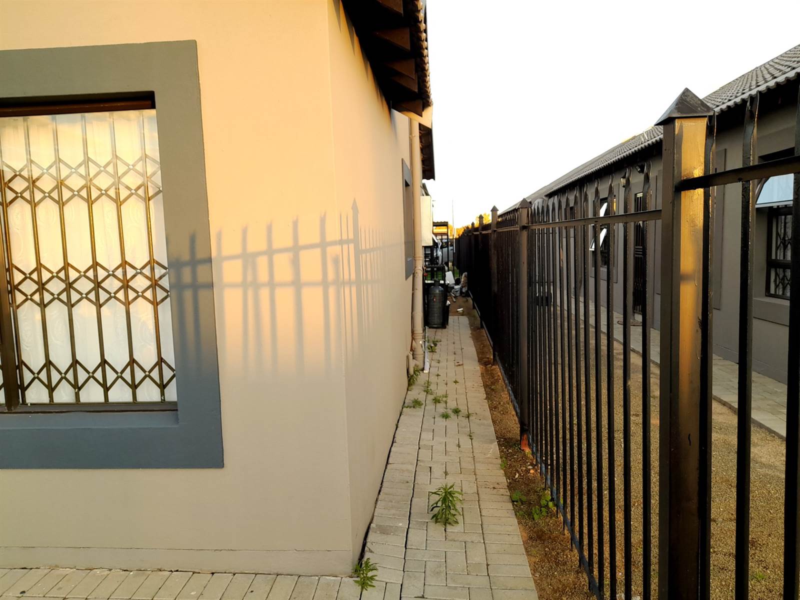 3 Bed House in Bloemspruit photo number 5