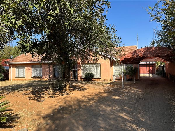 3 Bedroom House 3 Bedroom House