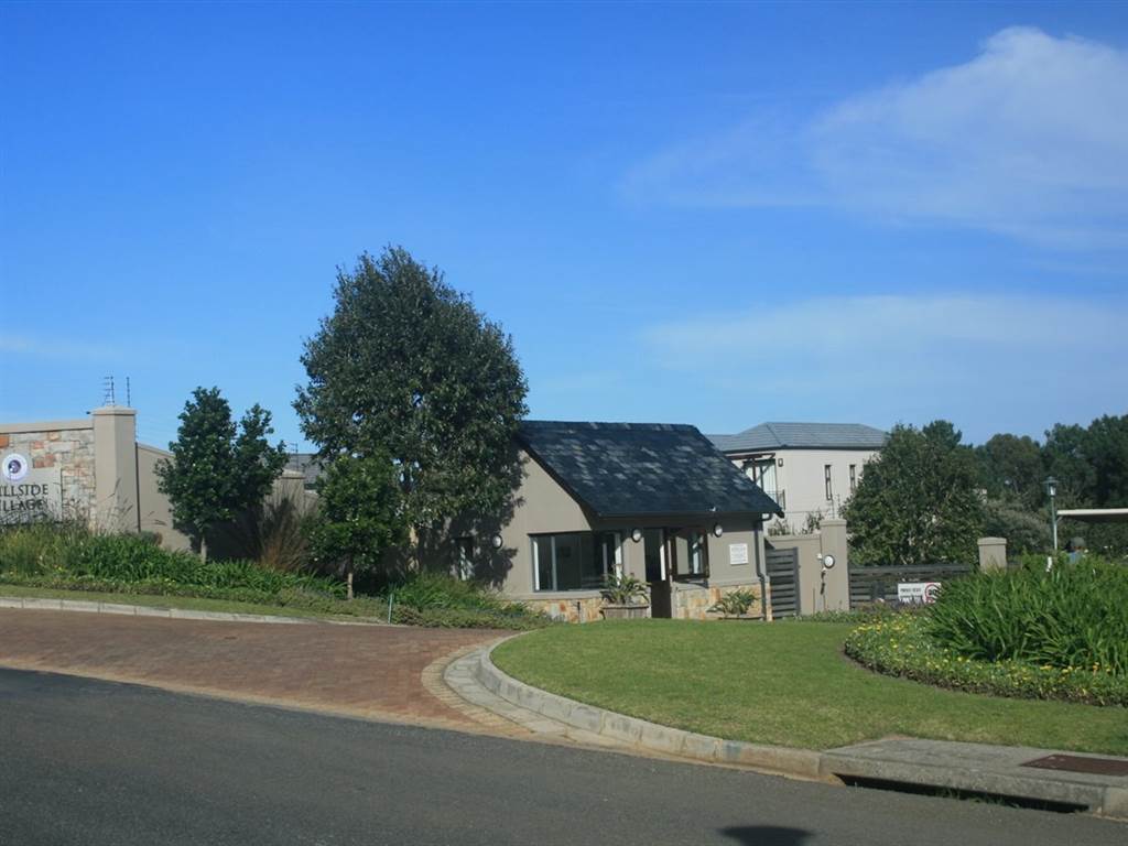 4 Bed House in Fernkloof Estate photo number 21