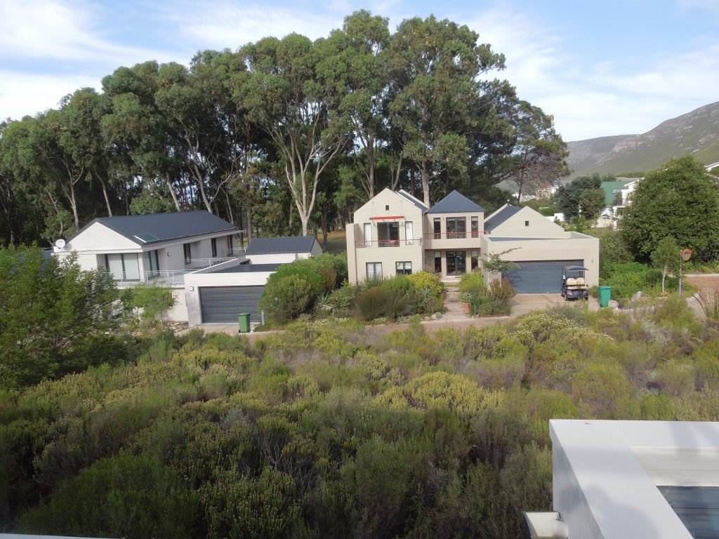 4 Bed House in Fernkloof Estate photo number 19