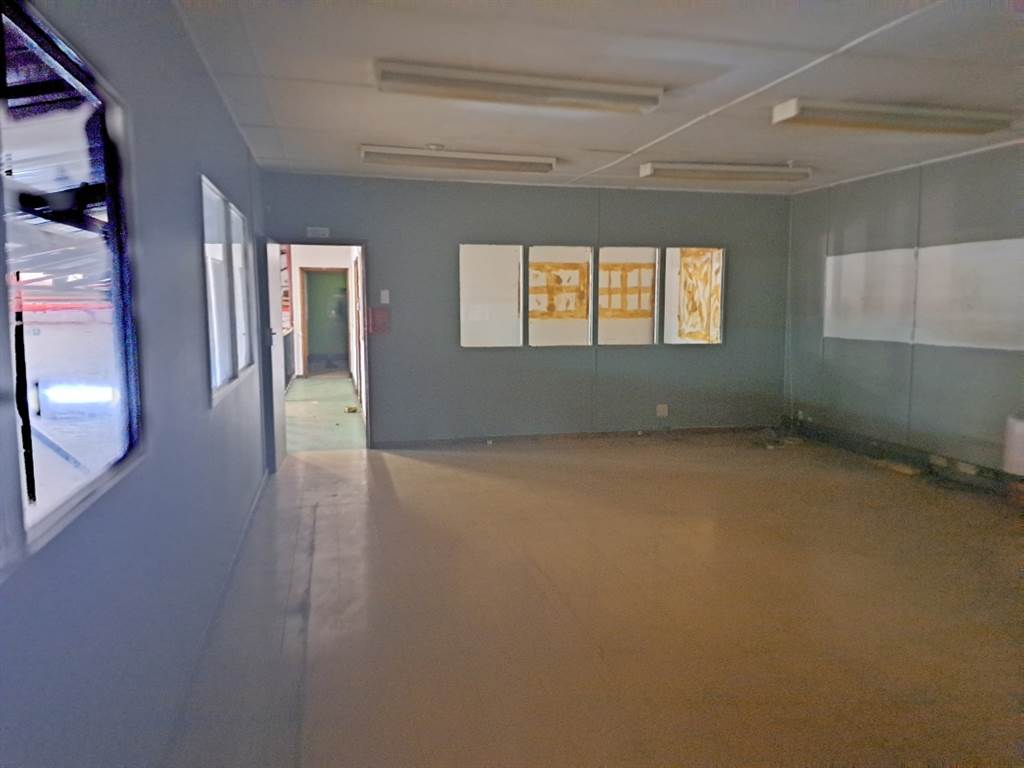 1072  m² Industrial space in Tongaat Central photo number 11