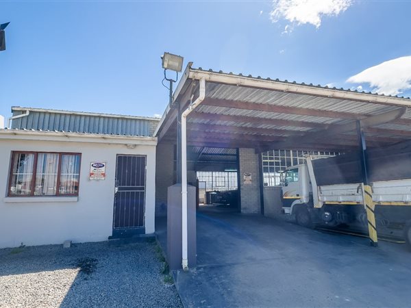 590  m² Industrial space in George Central