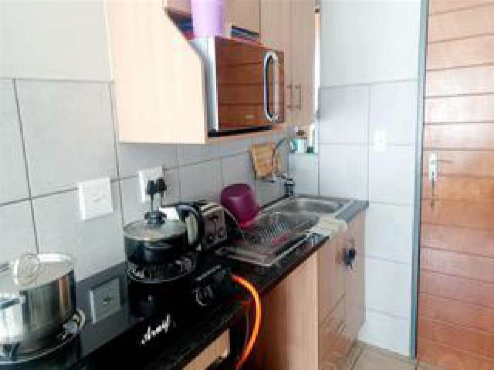 2 Bed House in Vereeniging photo number 5