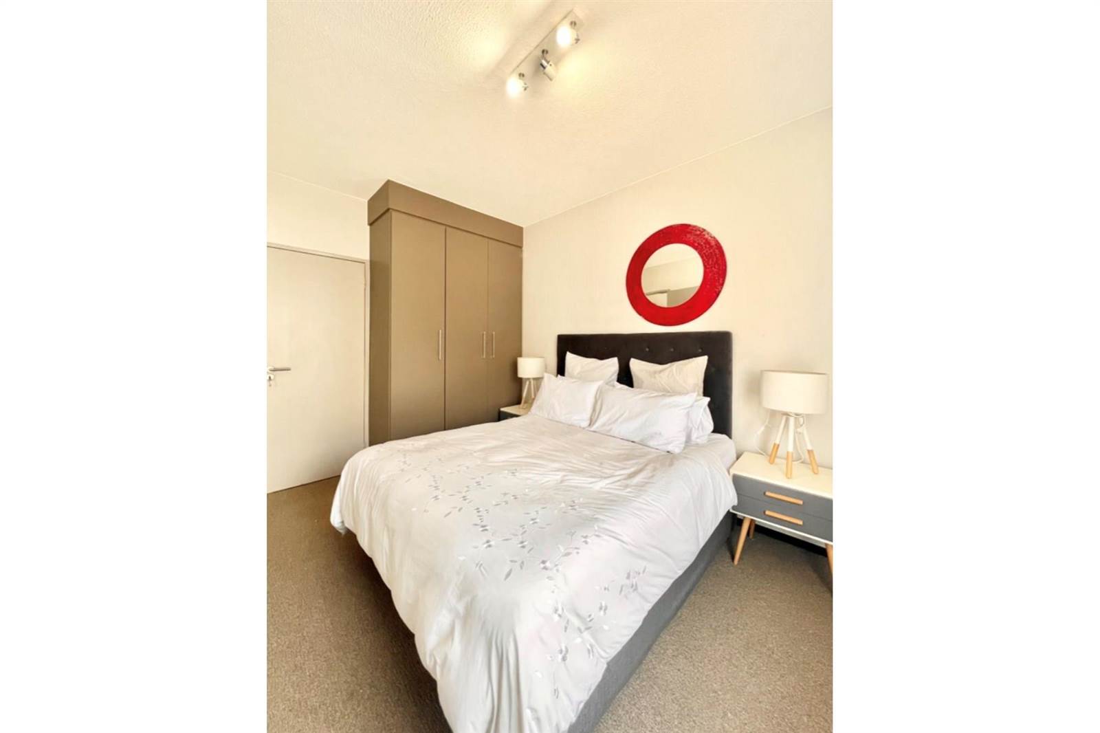 1 Bed Apartment in Broadacres photo number 9