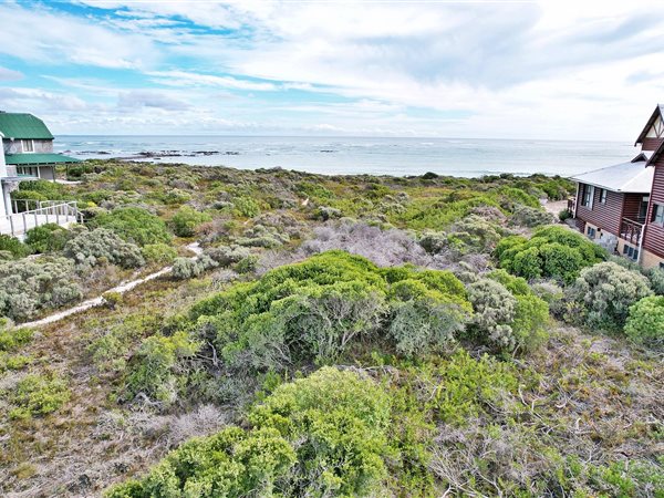 828 m² Land available in Suiderstrand