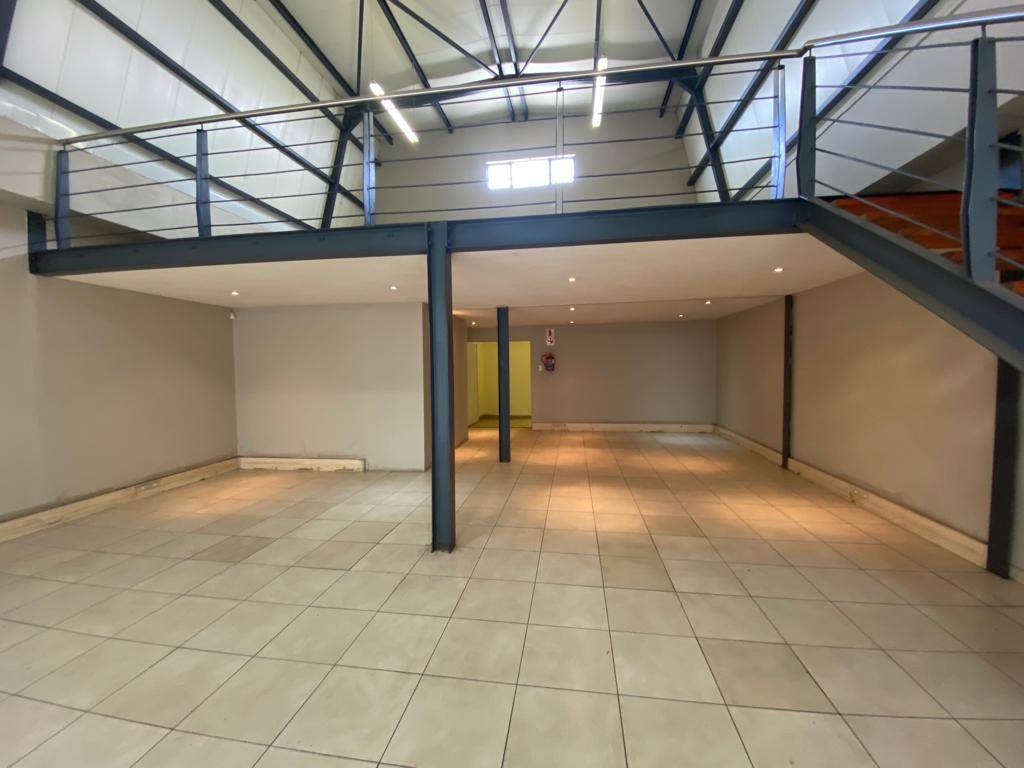 1687  m² Commercial space in Witbank Central photo number 8