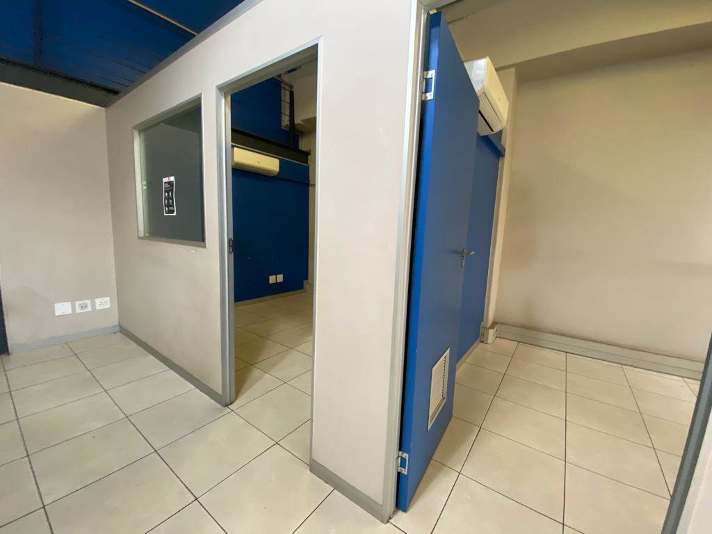 1687  m² Commercial space in Witbank Central photo number 15