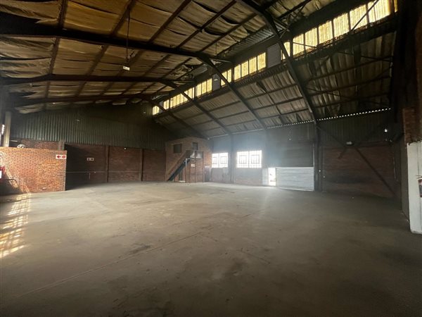 412  m² Industrial space