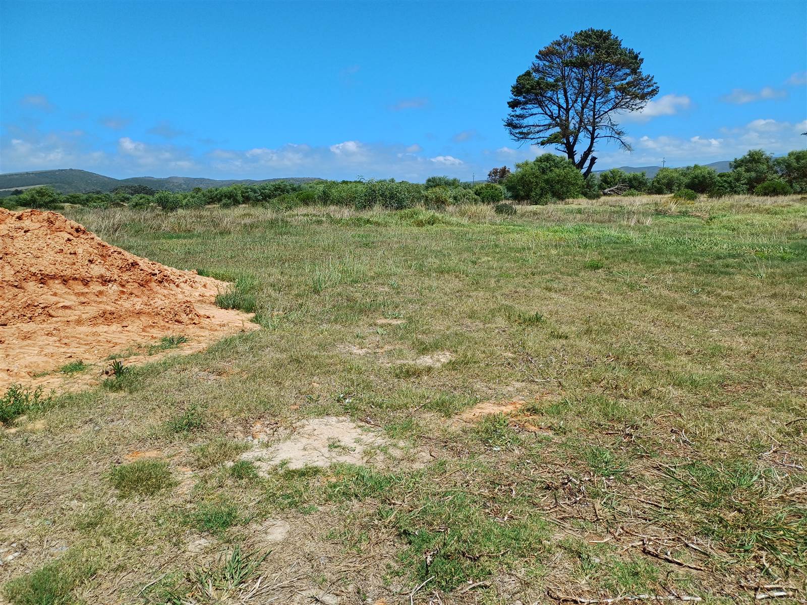 582 m² Land available in Fraaiuitsig photo number 4