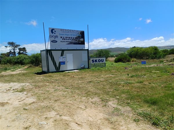 582 m² Land available in Fraaiuitsig