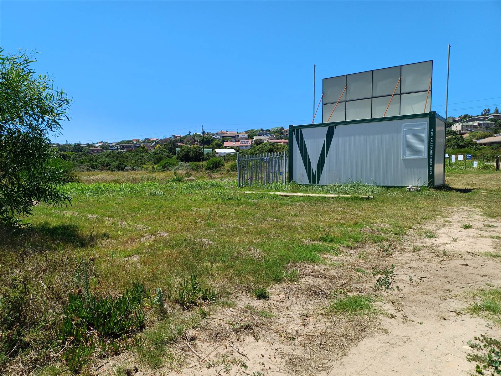 582 m² Land available in Fraaiuitsig photo number 2