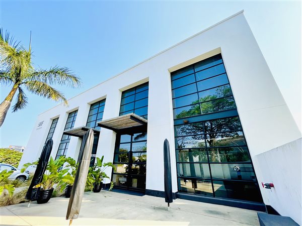 2977  m² Commercial space