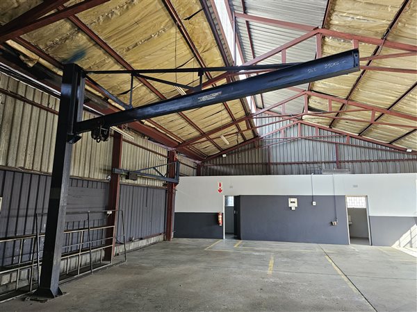 330 m² Industrial space 330 m² Industrial space