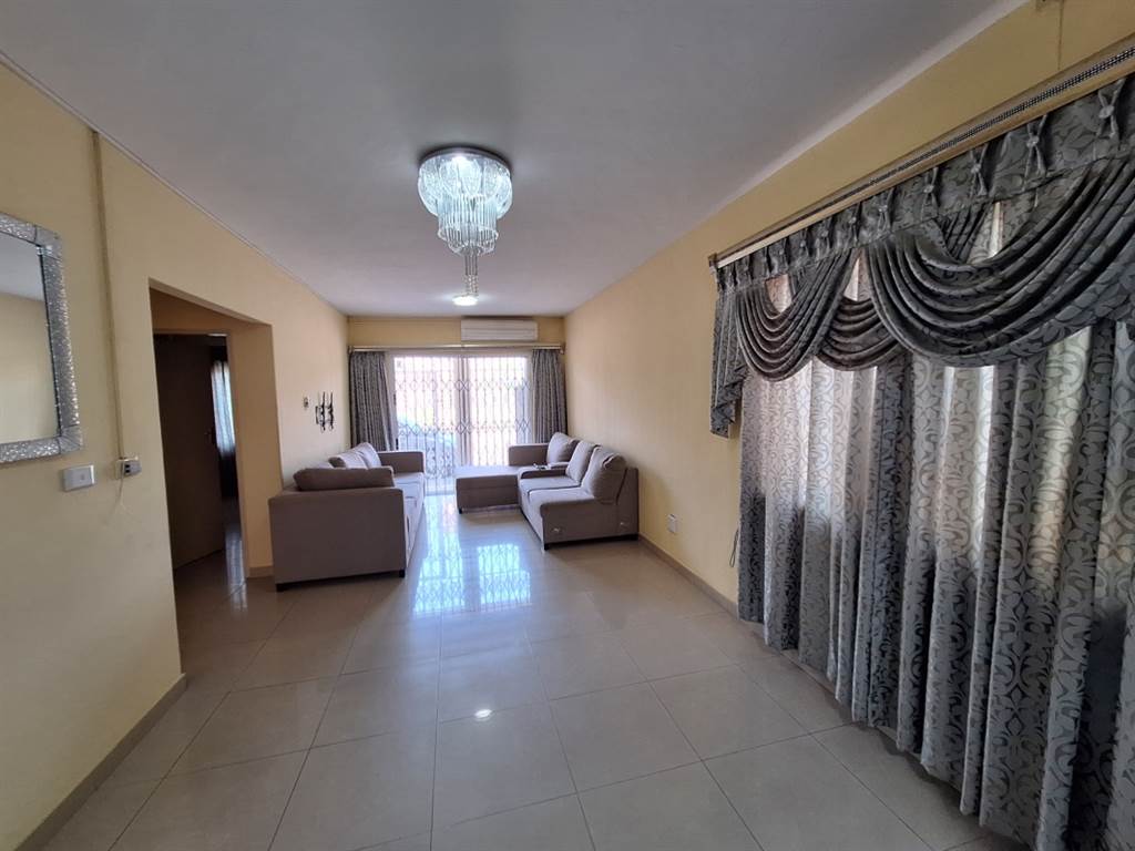 2 Bed Apartment in Tongaat Central photo number 5