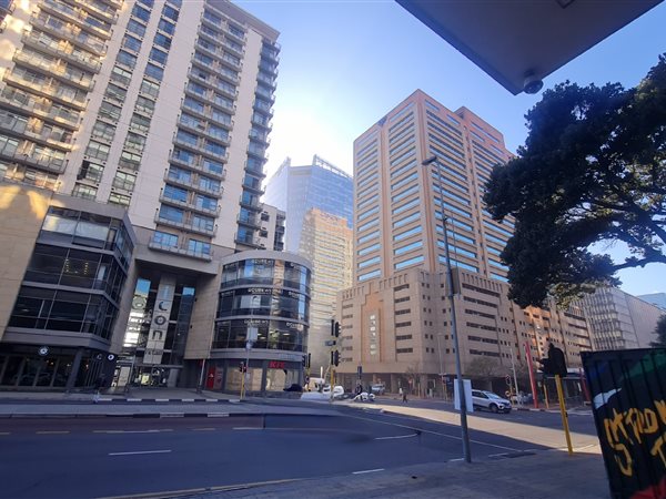 498  m² Commercial space