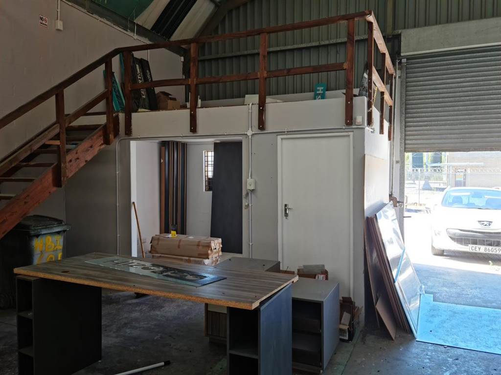 150  m² Industrial space in Somerset West Central photo number 7