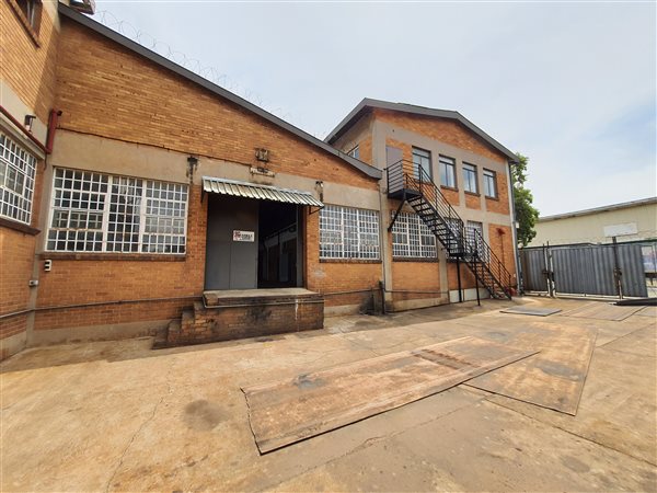 926  m² Industrial space