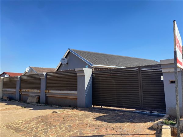 3 Bedroom House 3 Bedroom House