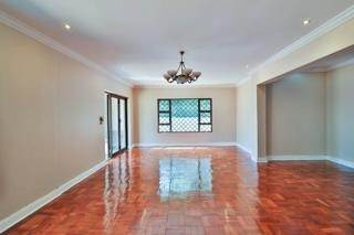 4 Bed House in Glenvista photo number 10