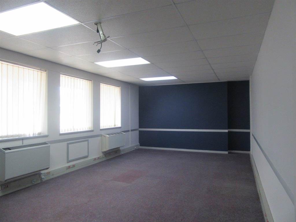 1000  m² Commercial space in Greenacres photo number 26