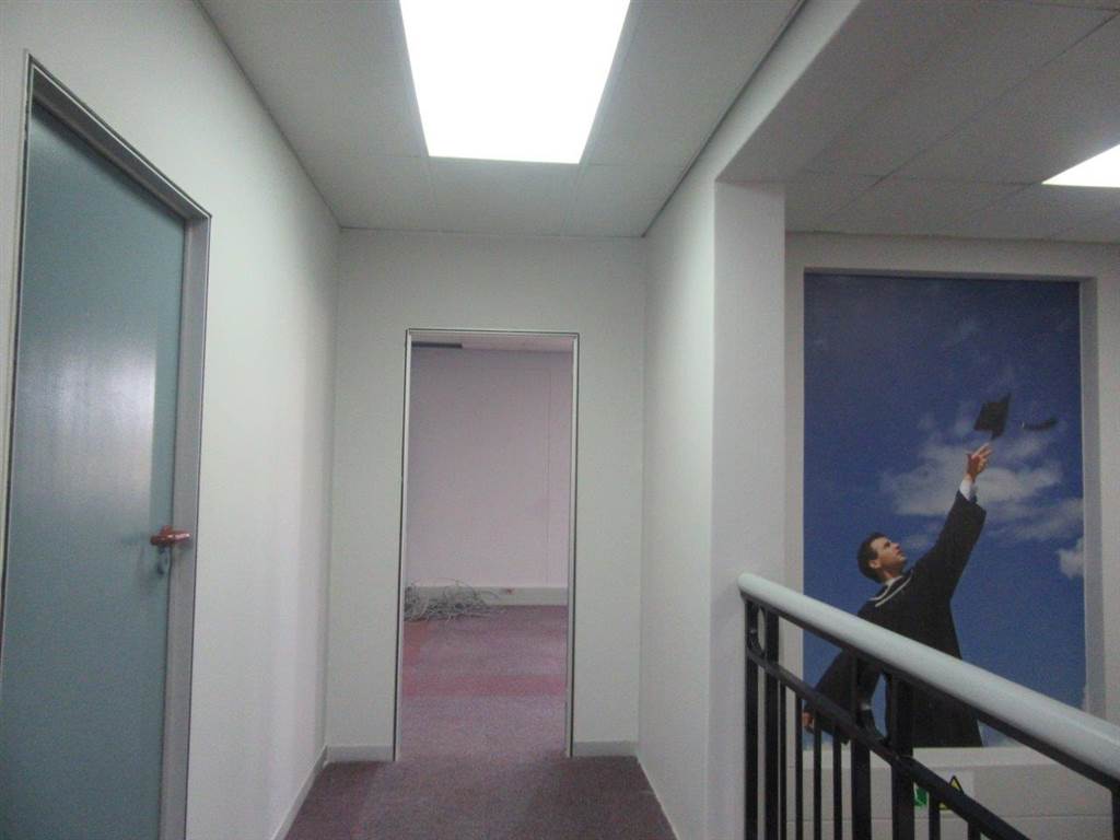 1000  m² Commercial space in Greenacres photo number 22
