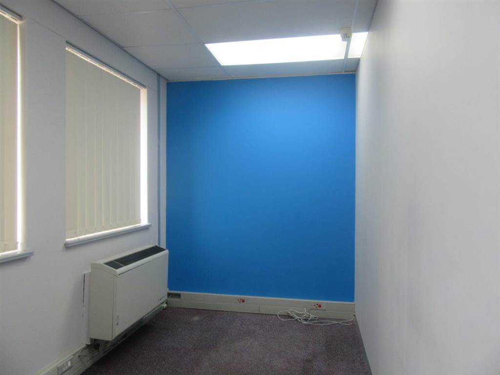 1000  m² Commercial space in Greenacres photo number 5