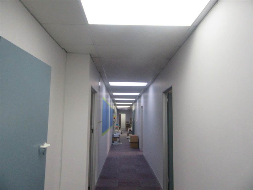 1000  m² Commercial space in Greenacres photo number 25