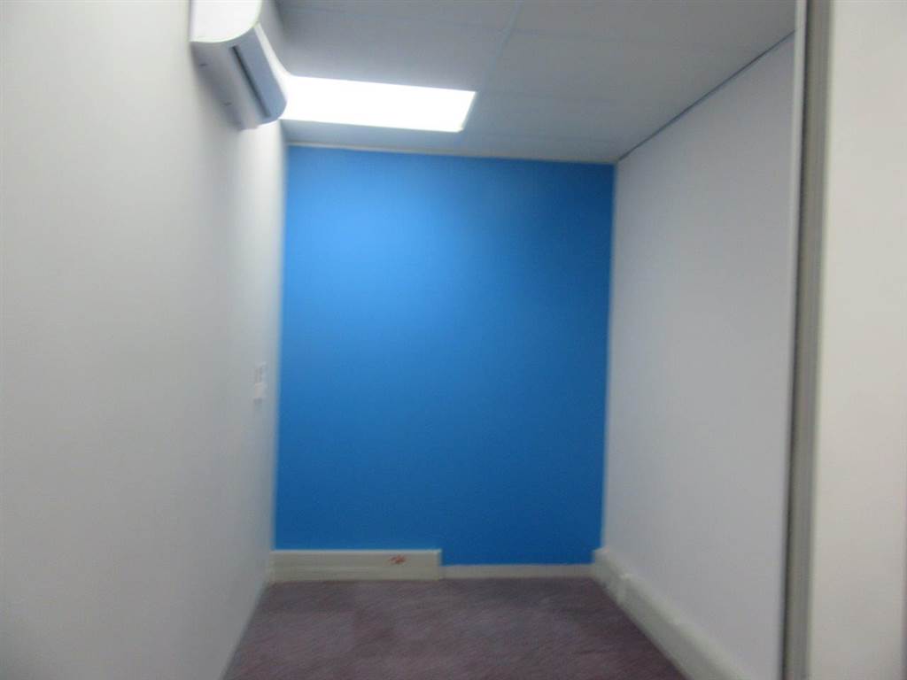1000  m² Commercial space in Greenacres photo number 6