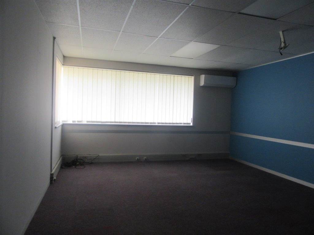 1000  m² Commercial space in Greenacres photo number 27
