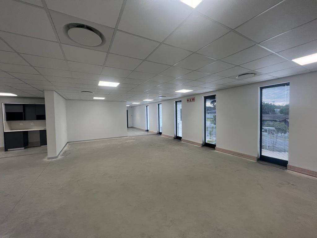 142  m² Commercial space in Durbanville Central photo number 4