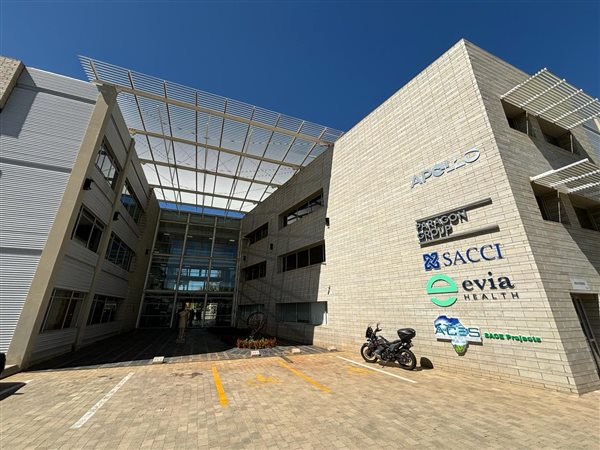 327  m² Commercial space in Illovo