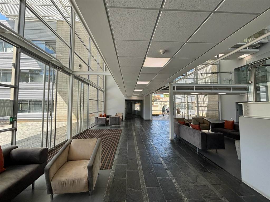 327  m² Commercial space in Illovo photo number 21