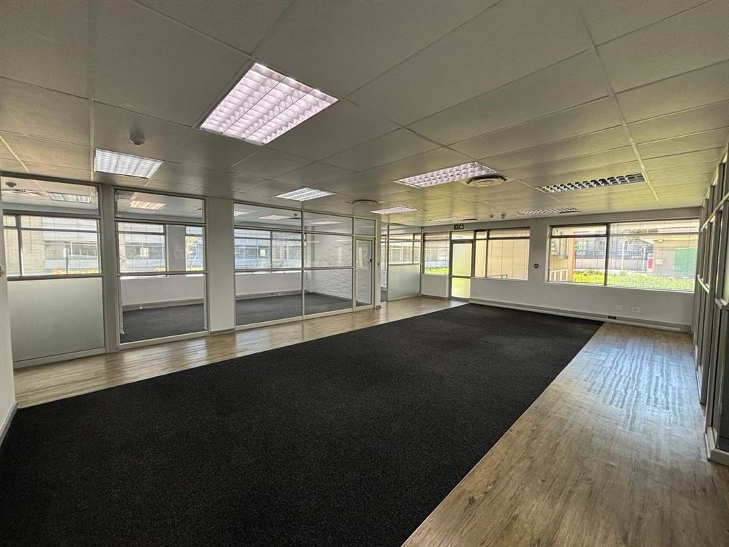 327  m² Commercial space in Illovo photo number 8