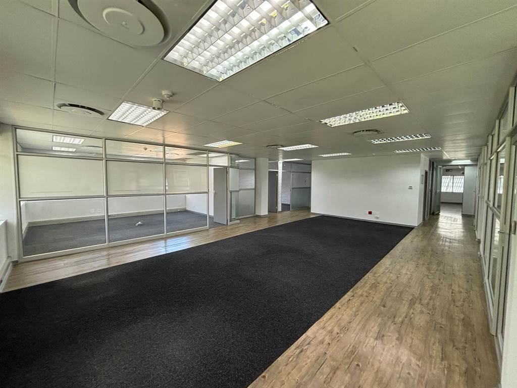 327  m² Commercial space in Illovo photo number 14