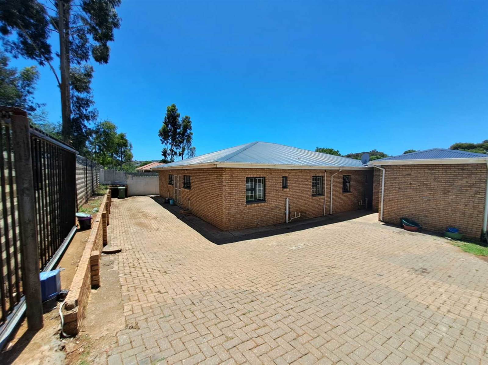 13 Bed House in Kokstad photo number 15