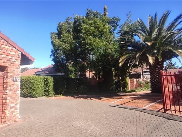 3 Bedroom Townhouse 3 Bedroom Townhouse