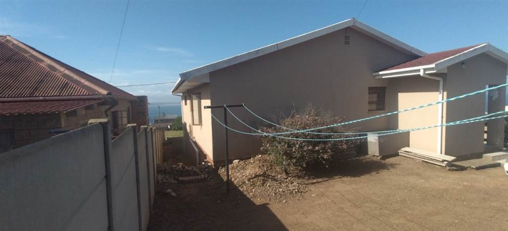 3 Bed House in Mossel Bay Central photo number 9