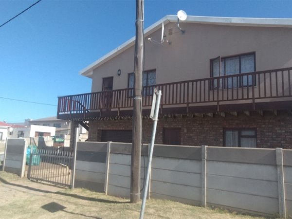 3 Bed House in Mossel Bay Central