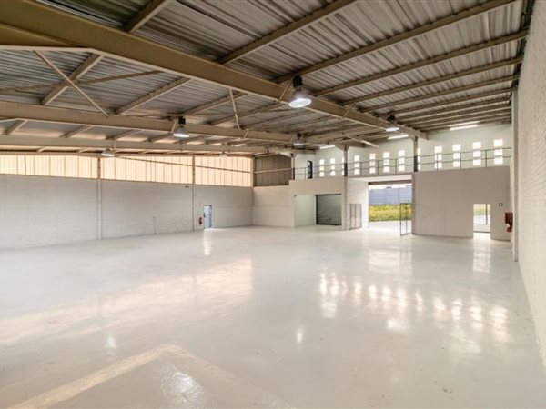 550  m² Industrial space in Halfway House
