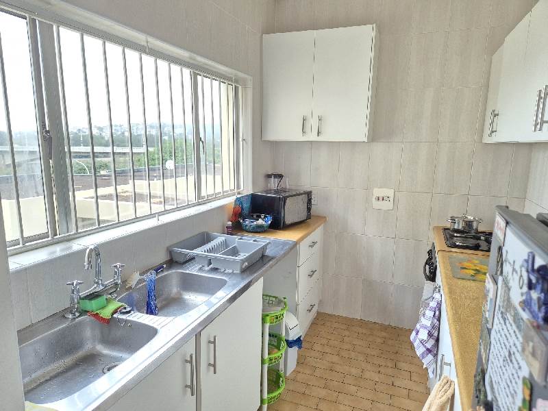 2 Bed Apartment in Durban North photo number 8