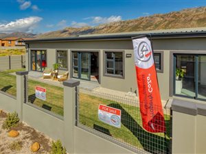 House in Gordons Bay Central