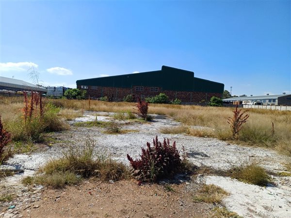 2 746 m² Land 2 746 m² Land