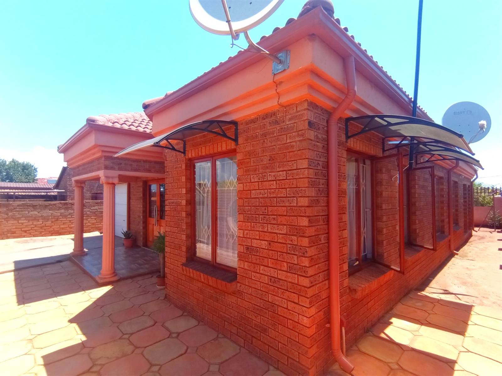 3 Bed House in Soshanguve B photo number 3