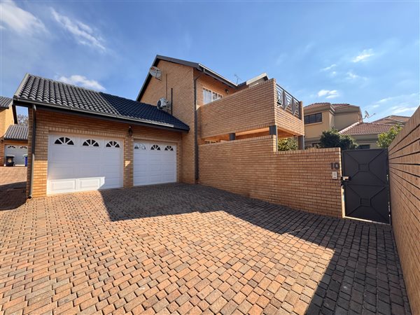 3 Bedroom Townhouse