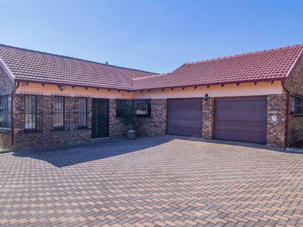 4 Bedroom House 4 Bedroom House