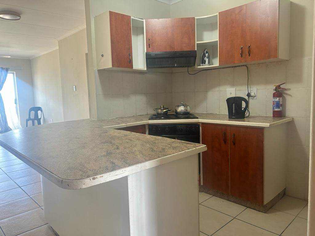 2 Bed Duplex in Empangeni Central photo number 3