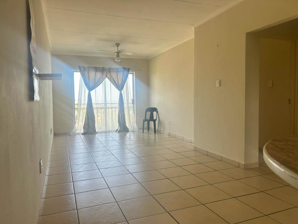 2 Bed Duplex in Empangeni Central photo number 2