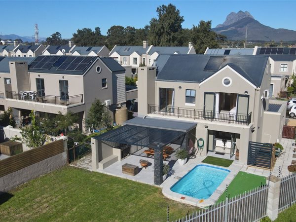 3 Bedroom House 3 Bedroom House