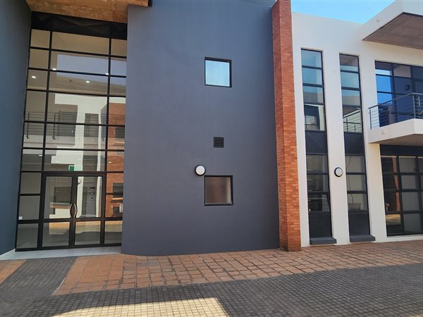 254.699996948242  m² Commercial space in Highveld