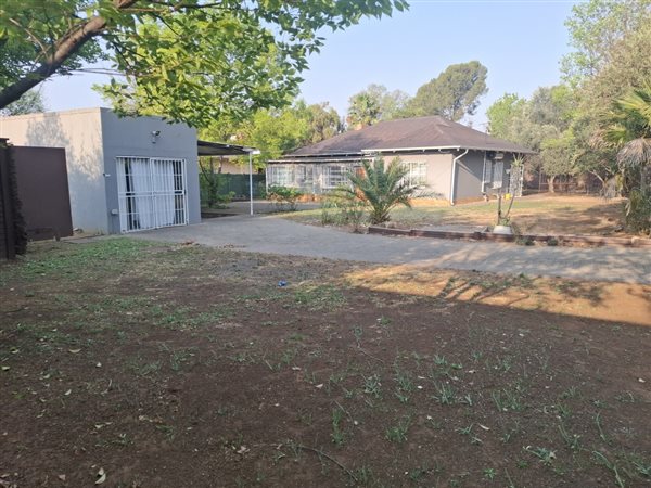 5 Bedroom House 5 Bedroom House